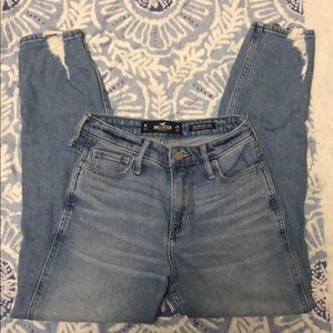 Hollister high-rise mom jeans size 1R